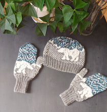 Load image into Gallery viewer, Northern Spirit Hat & Mitten Kit