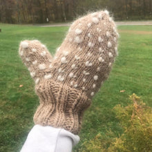 Load image into Gallery viewer, Thrum Mitt Kit I Northern Lights Collection