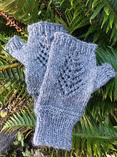 Load image into Gallery viewer, Lace Tree Wrist Warmer Kit